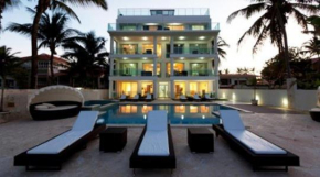  Watermark Luxury Oceanfront Residences  Кабарете